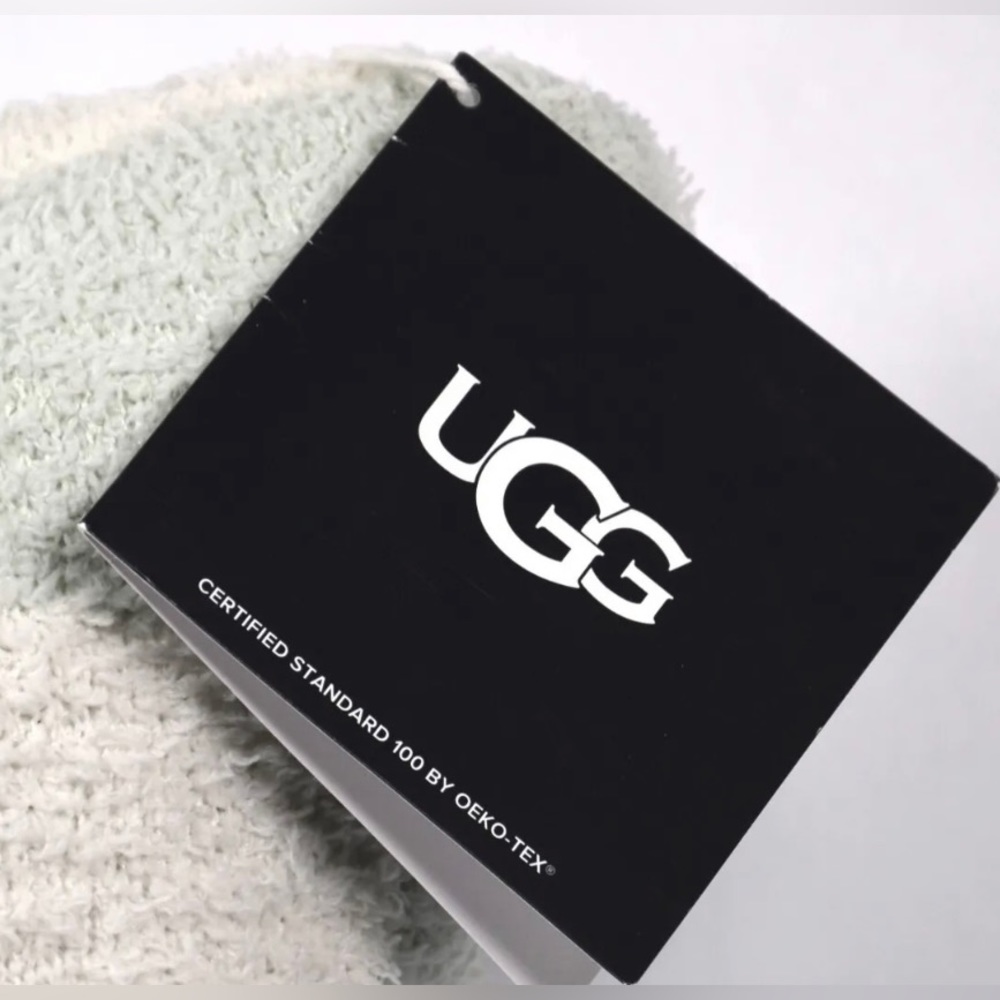 NWT UGG Poppy Logo Throw Pillow Mint Green and White reversible - Picture 9 of 10